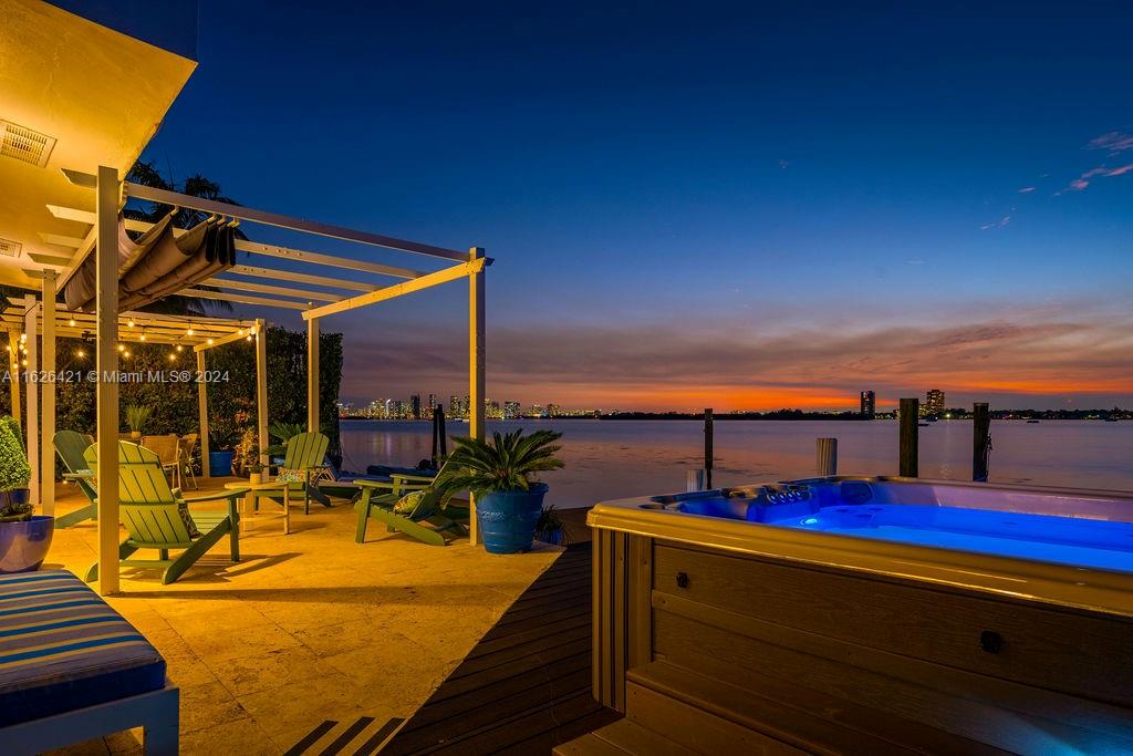 NORTH BAY ISLAND - Residential