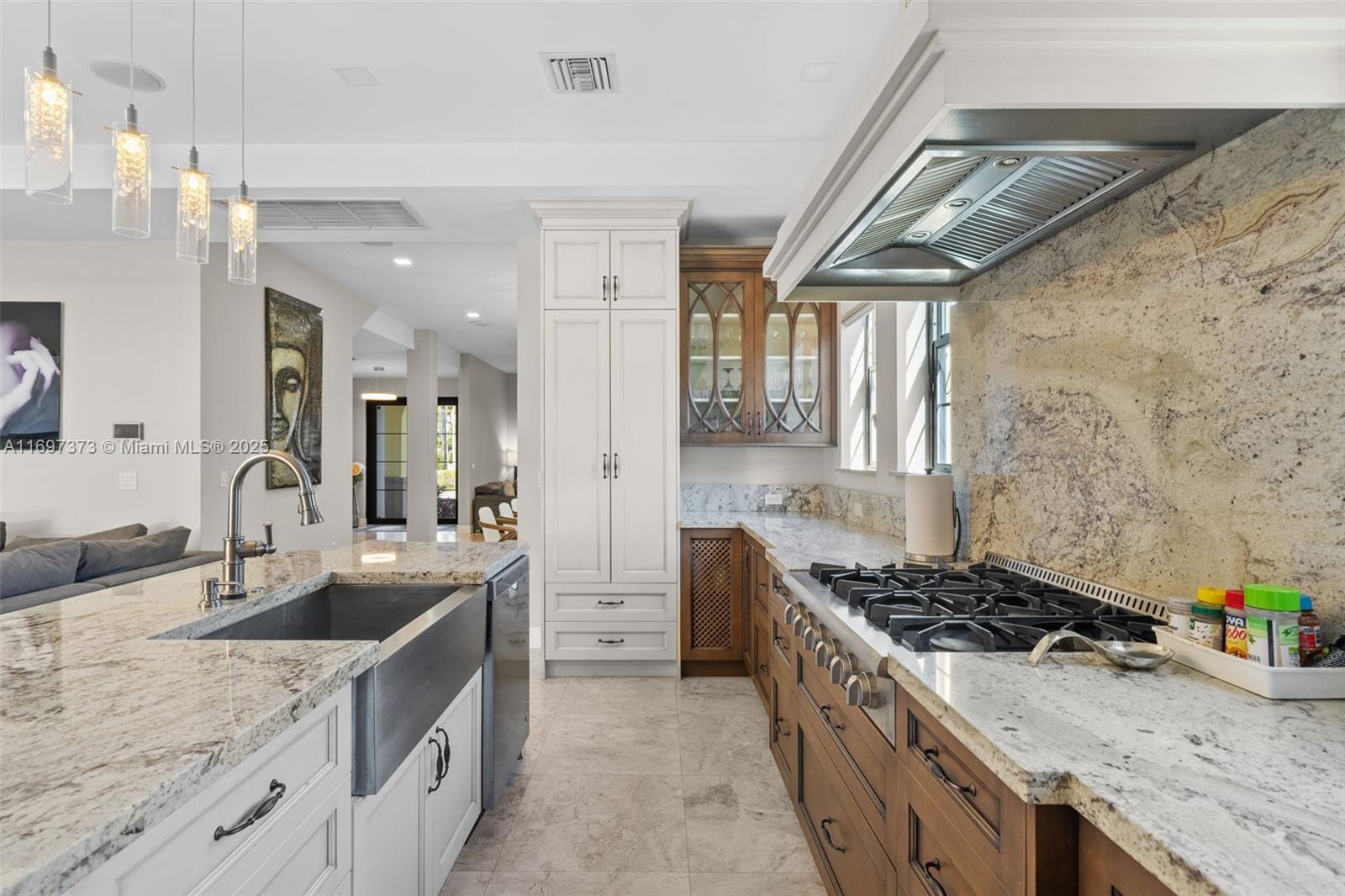 HOLLYWOOD LAKES SECTION - Residential