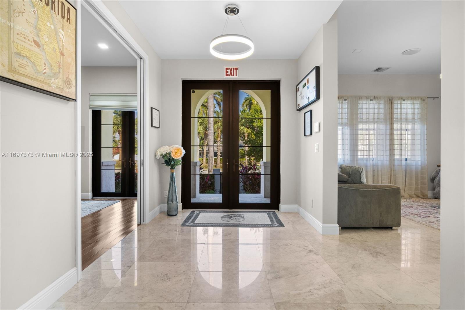 HOLLYWOOD LAKES SECTION - Residential