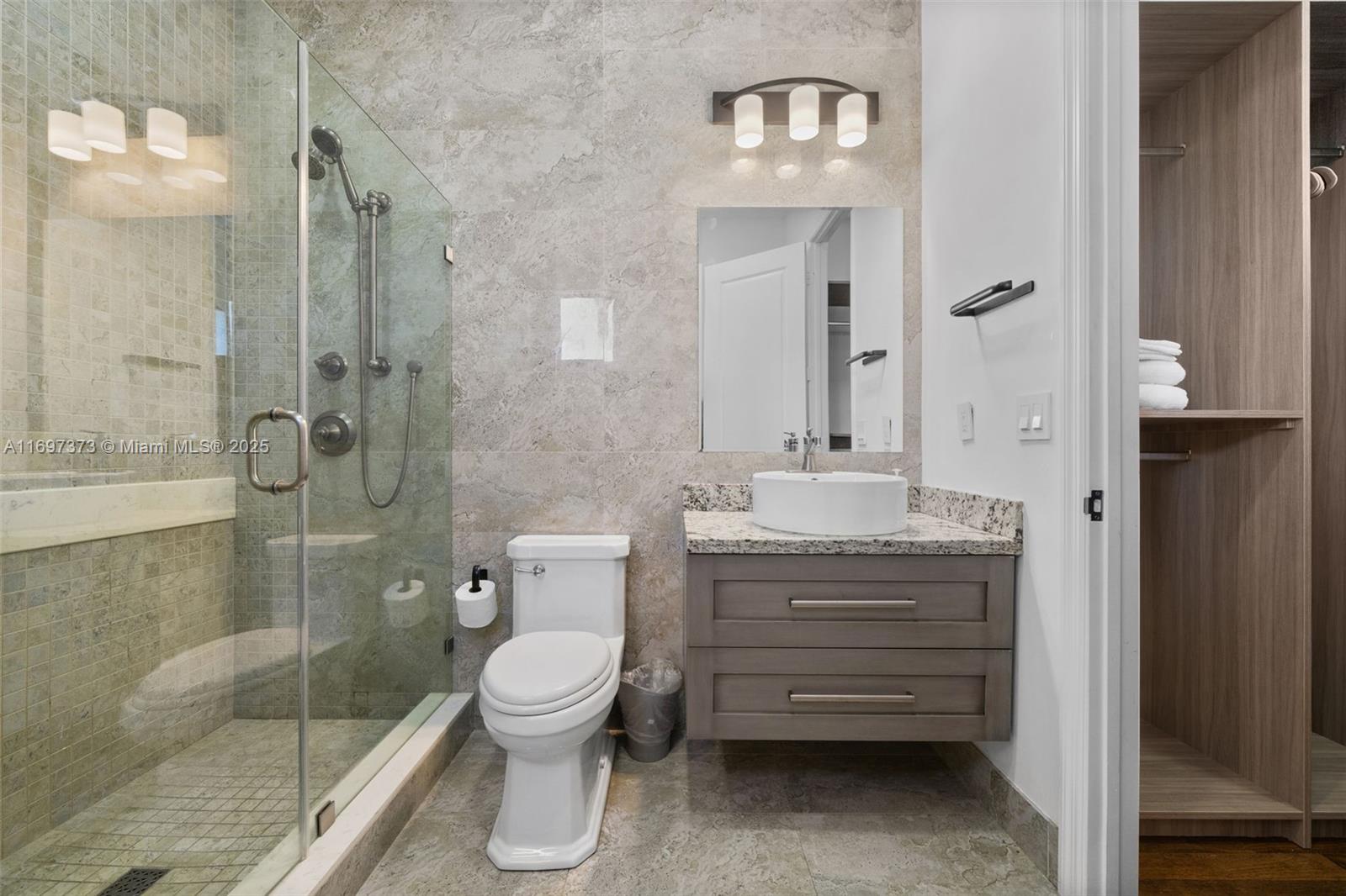 HOLLYWOOD LAKES SECTION - Residential