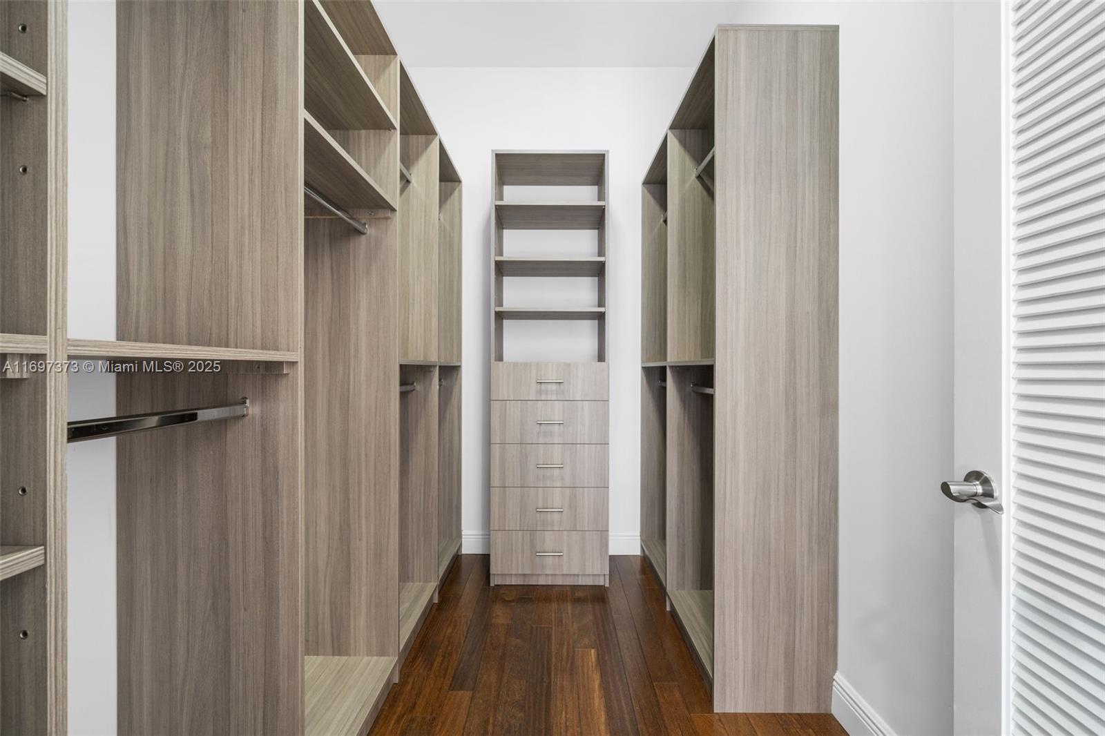 HOLLYWOOD LAKES SECTION - Residential