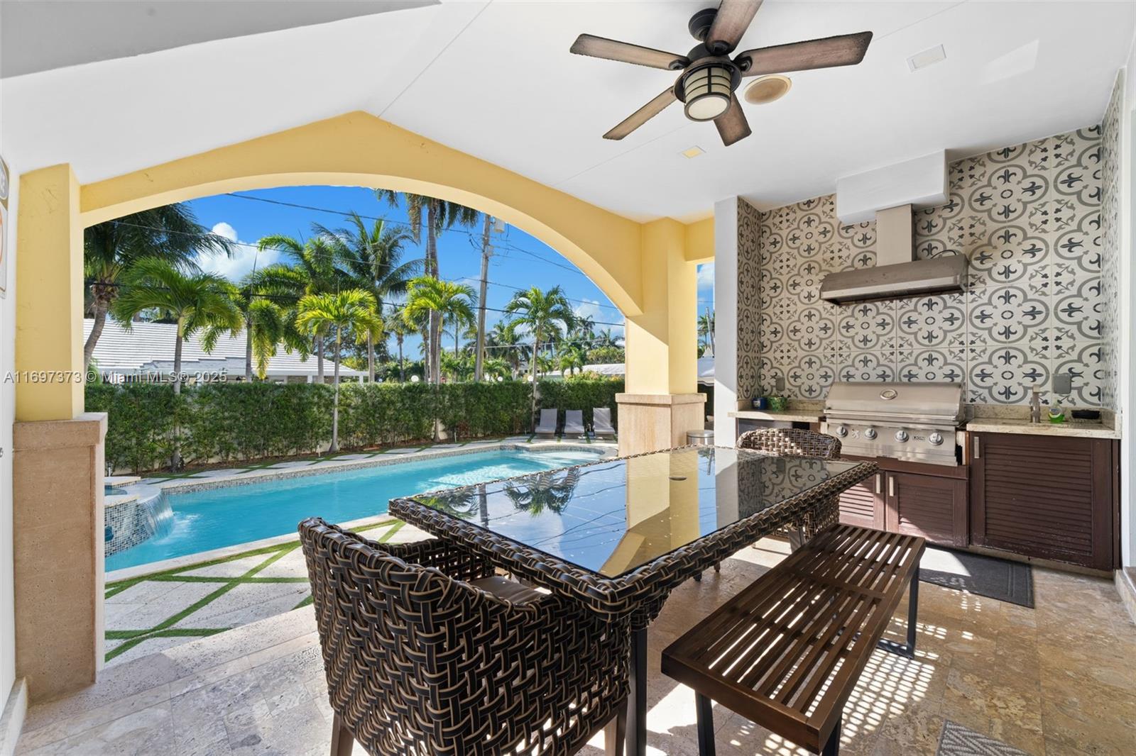 HOLLYWOOD LAKES SECTION - Residential