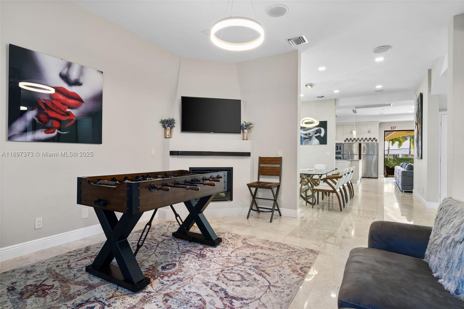 HOLLYWOOD LAKES SECTION - Residential