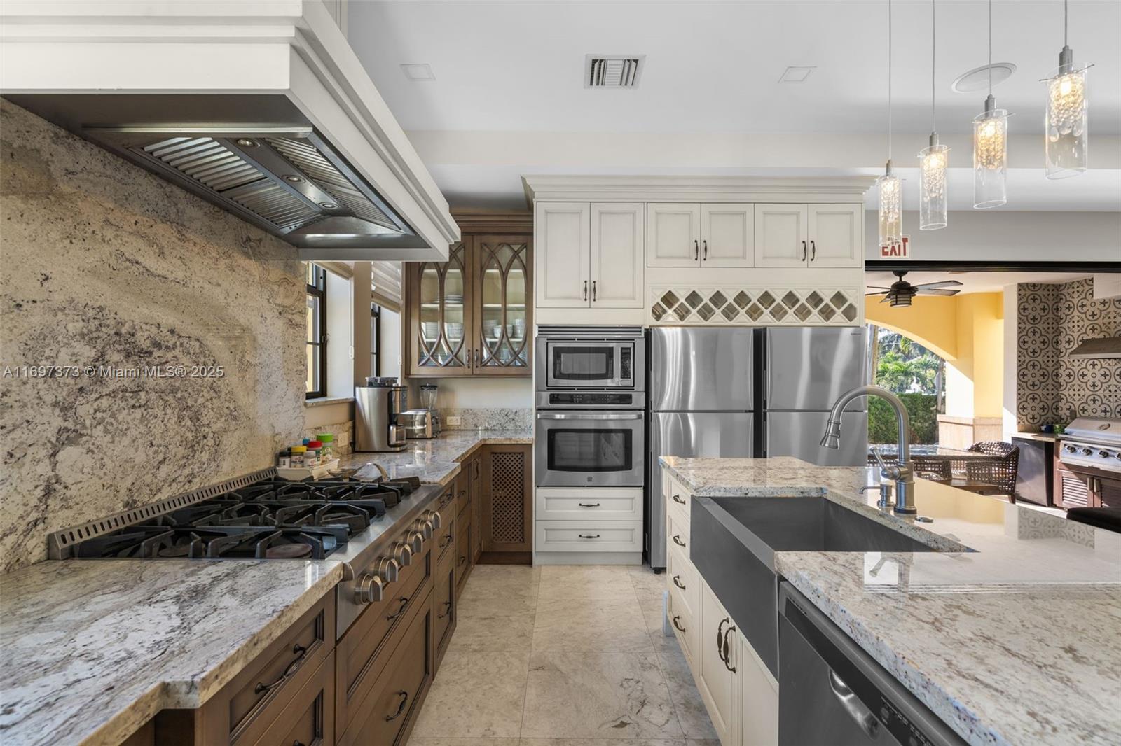 HOLLYWOOD LAKES SECTION - Residential