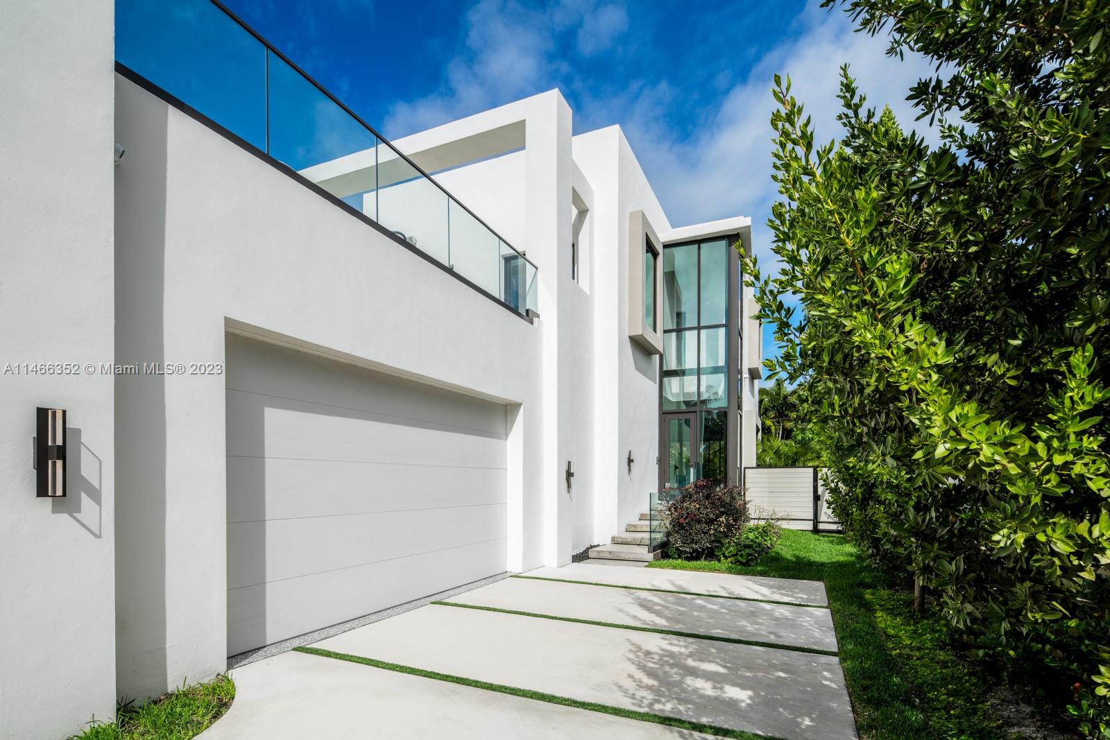 OCEAN SIDE SEC OF THE ISL - Residential Lease