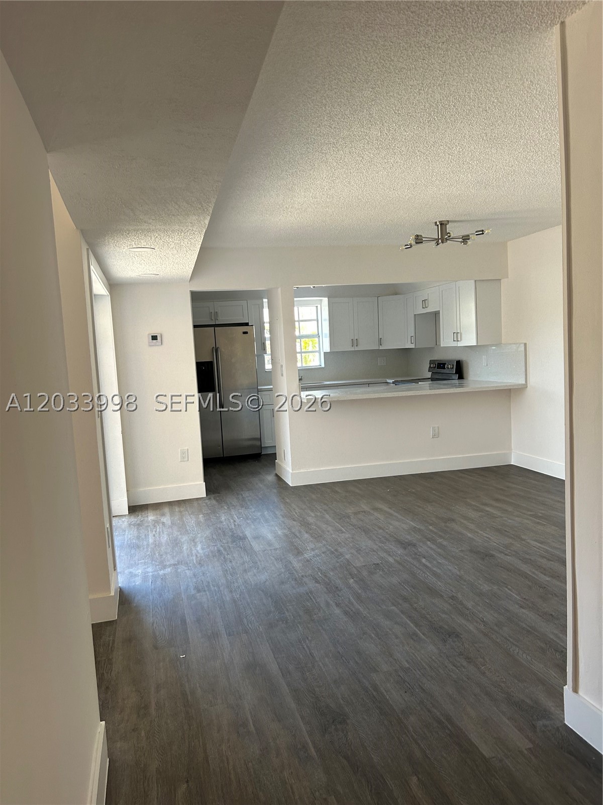 LES CHATEAUX AT INT GARDE - Residential Lease
