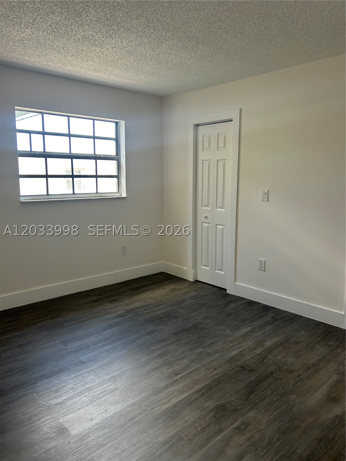 LES CHATEAUX AT INT GARDE - Residential Lease