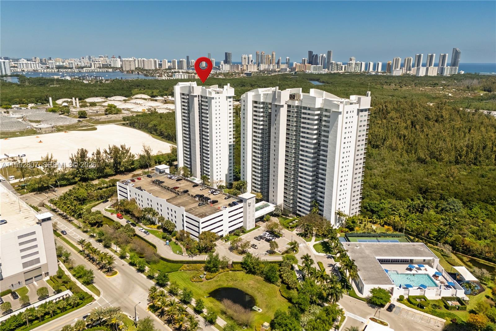 THE OAKS I CONDO - Residential