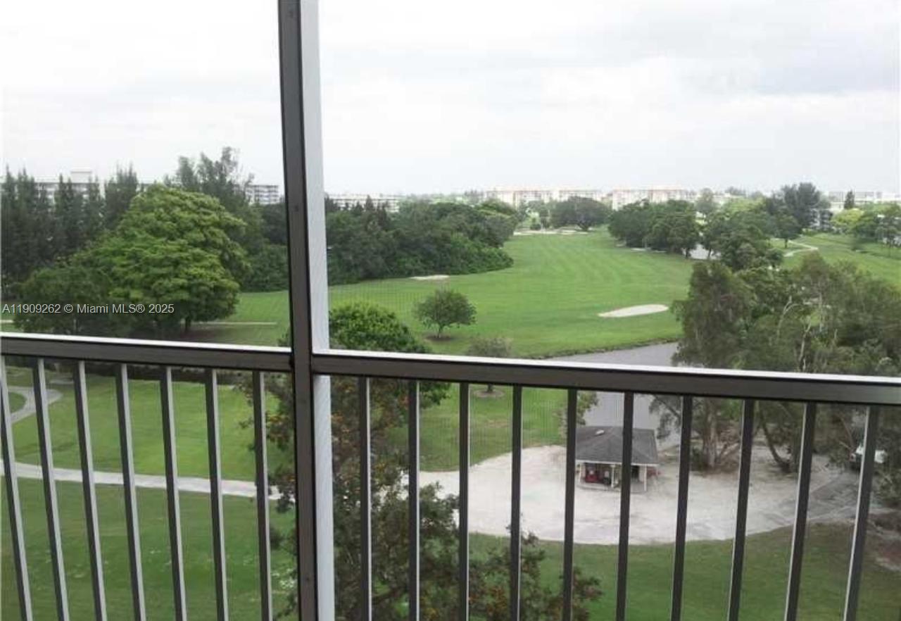 NO 10 PALM-AIRE COUNTRY C - Residential