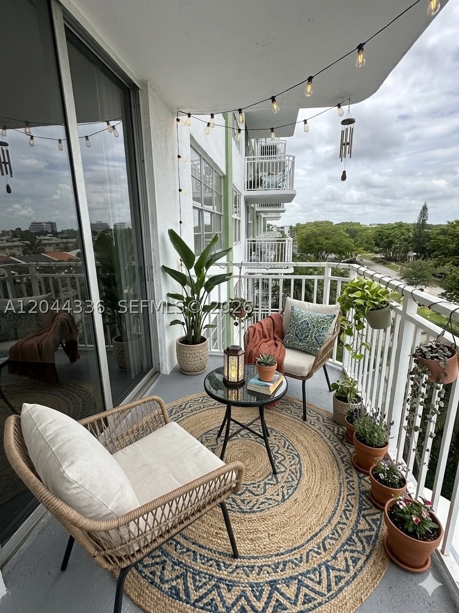 BAYVIEW TOWERS CONDO SOUT - Residential