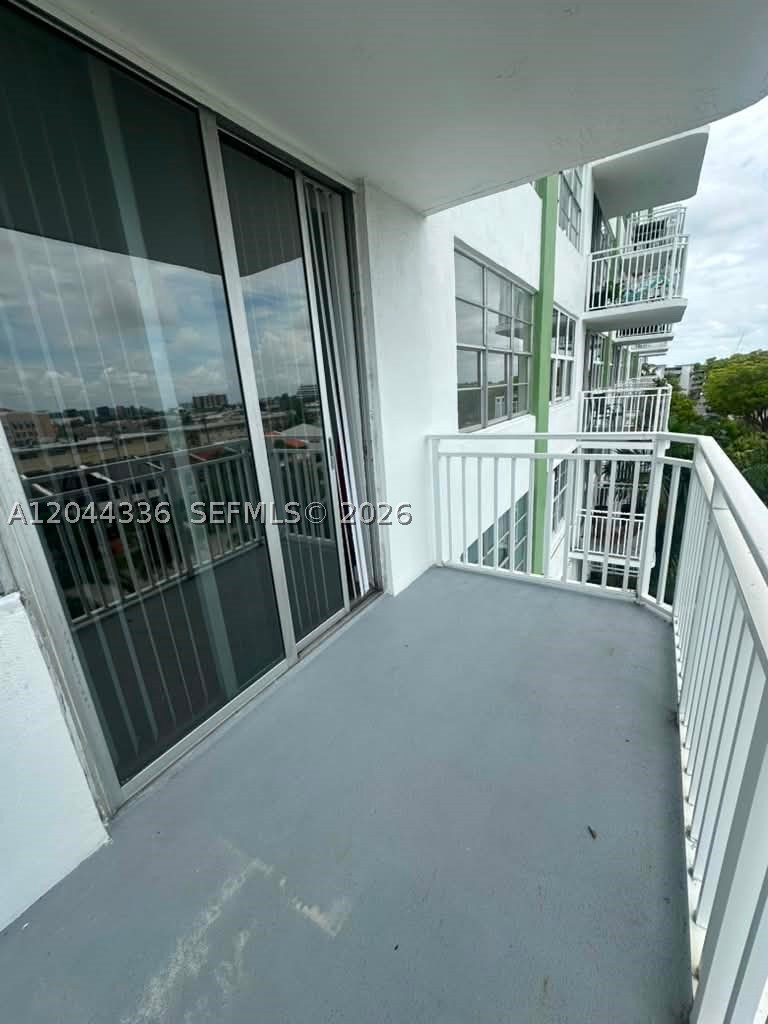 BAYVIEW TOWERS CONDO SOUT - Residential