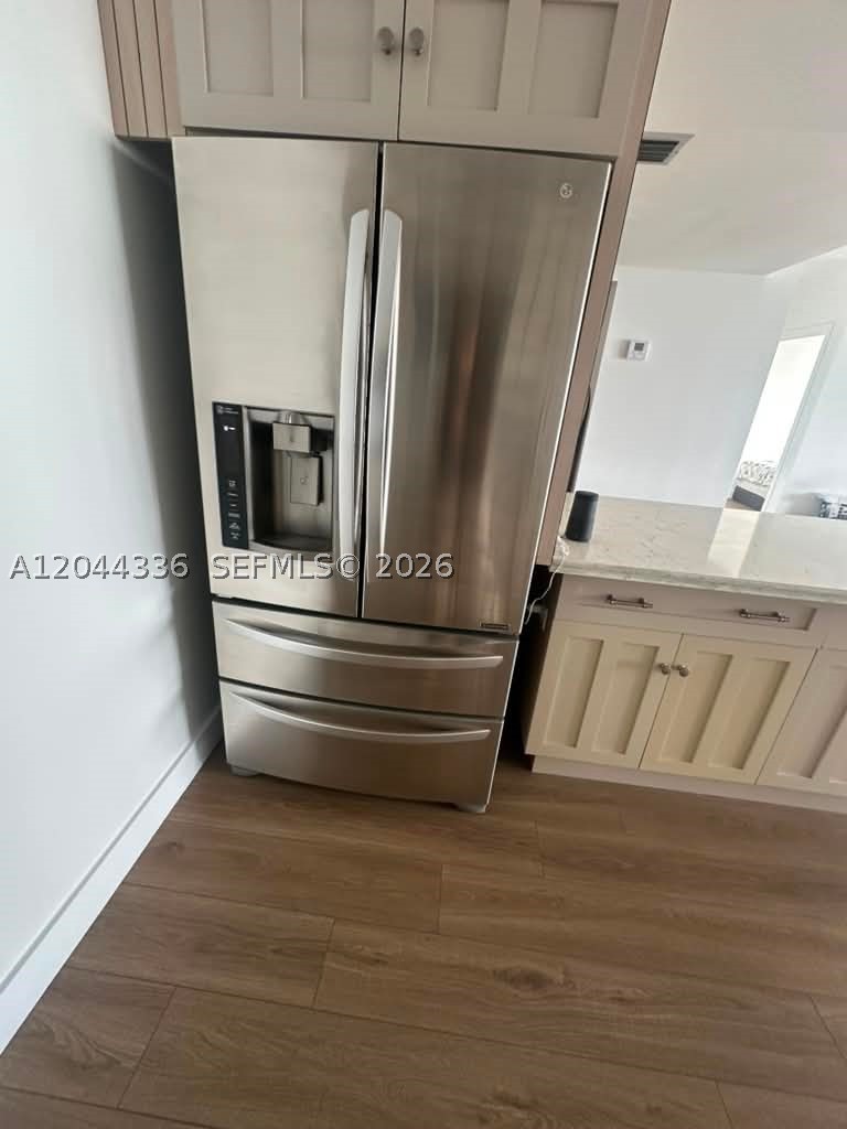 BAYVIEW TOWERS CONDO SOUT - Residential