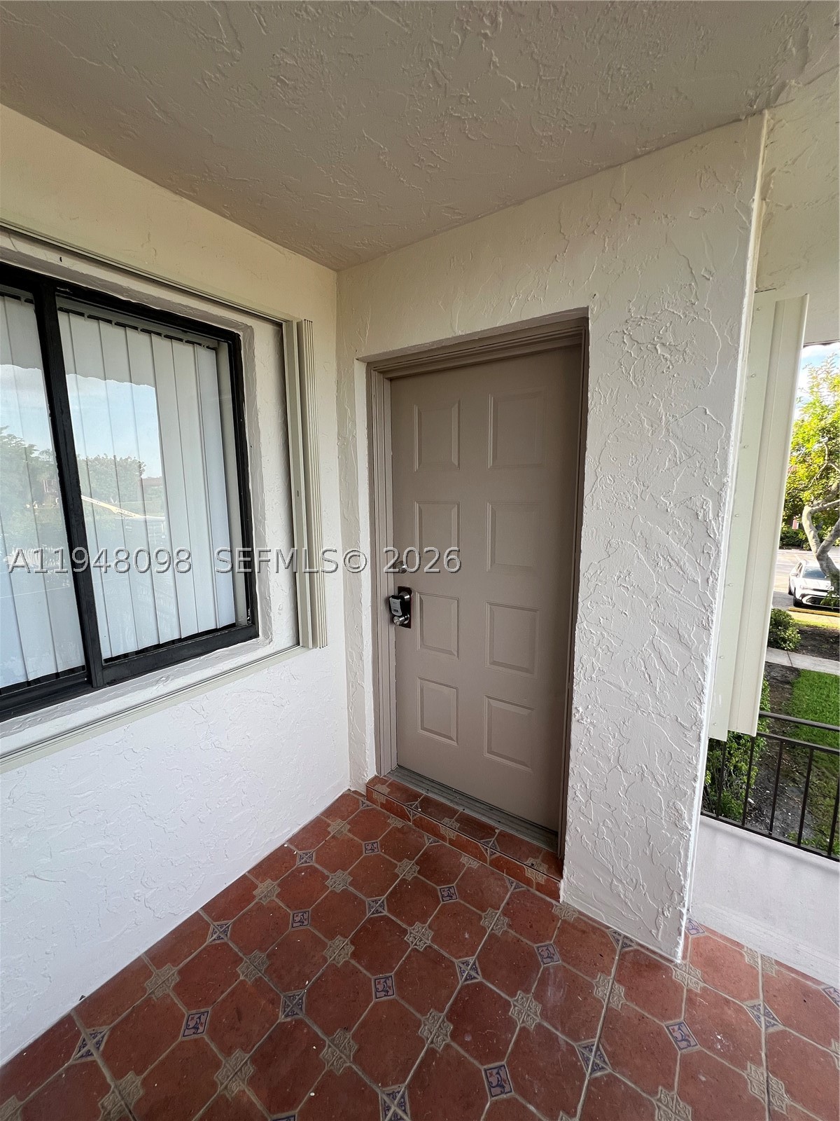 VERY SPACIOUS UNIT IN EXCELLENT CONDITIONS FEATURING 2 BDS / 2 BATHS, TILE FLOORS, NEW WASHER,DRYER, MICROWAVE ,CANAL VIEW VIEW, 1 PARKING SPACE PLUS GUEST PARKING, ACCORDION SHUTTERS & MORE. OK TO LEASE