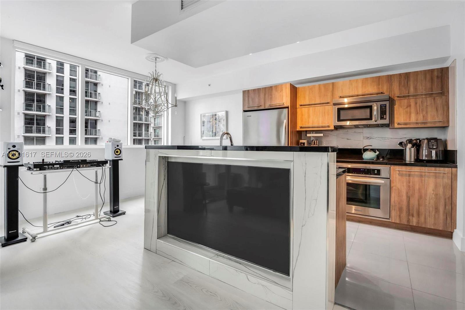 VIZCAYNE SOUTH CONDO - Residential
