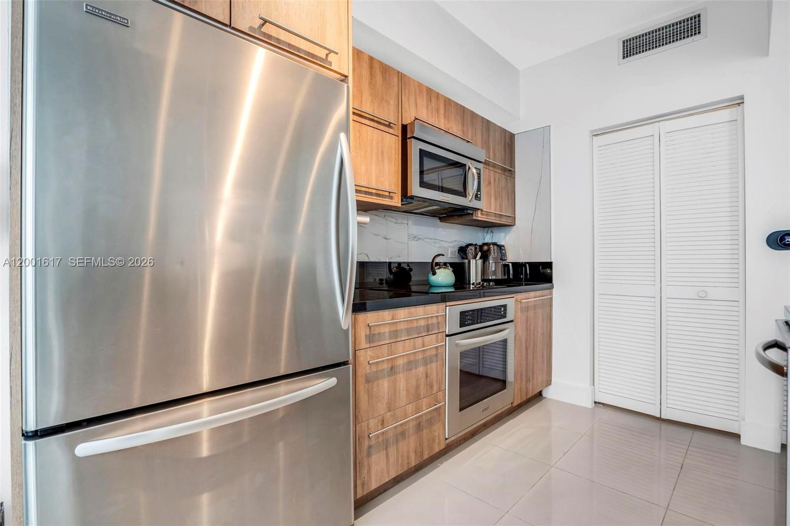 VIZCAYNE SOUTH CONDO - Residential