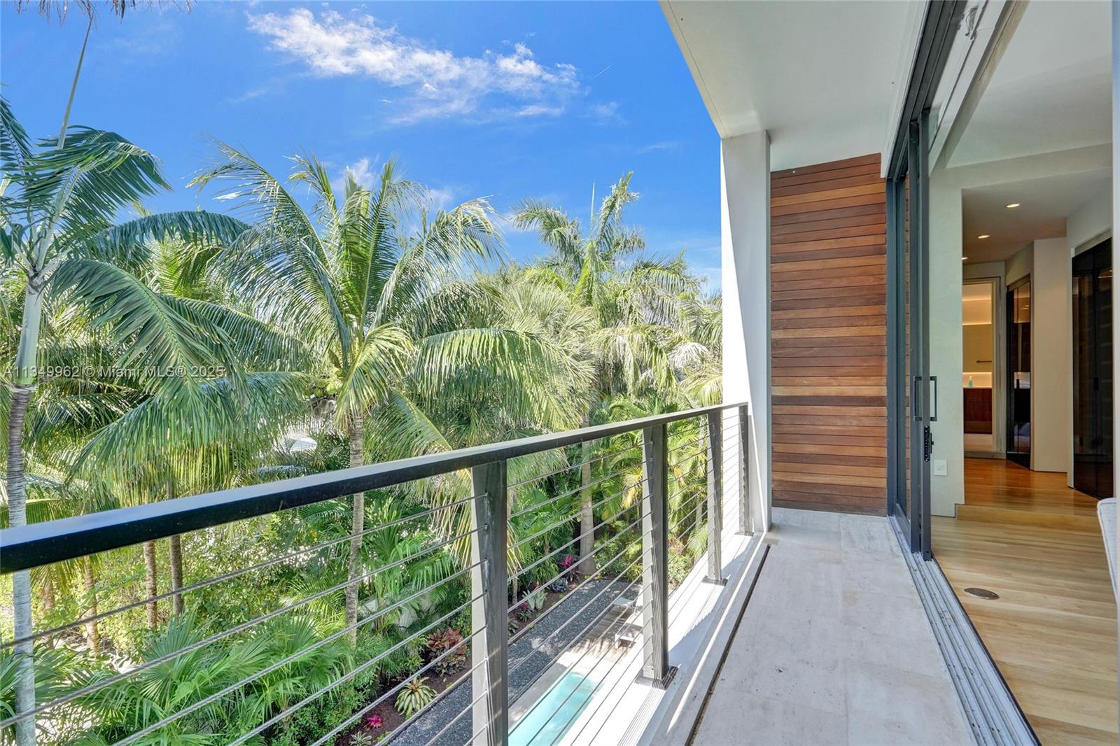 GOLDEN BEACH SEC C - Residential