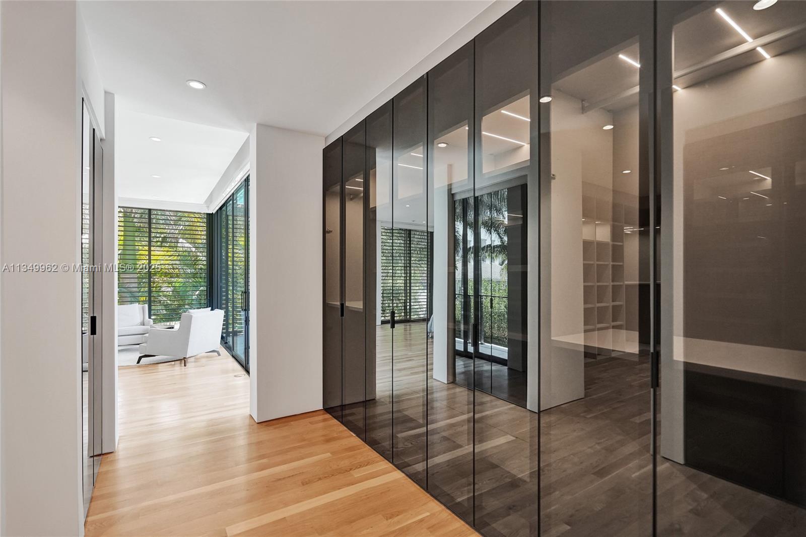 GOLDEN BEACH SEC C - Residential