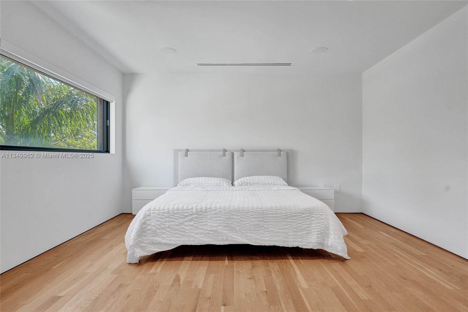 GOLDEN BEACH SEC C - Residential