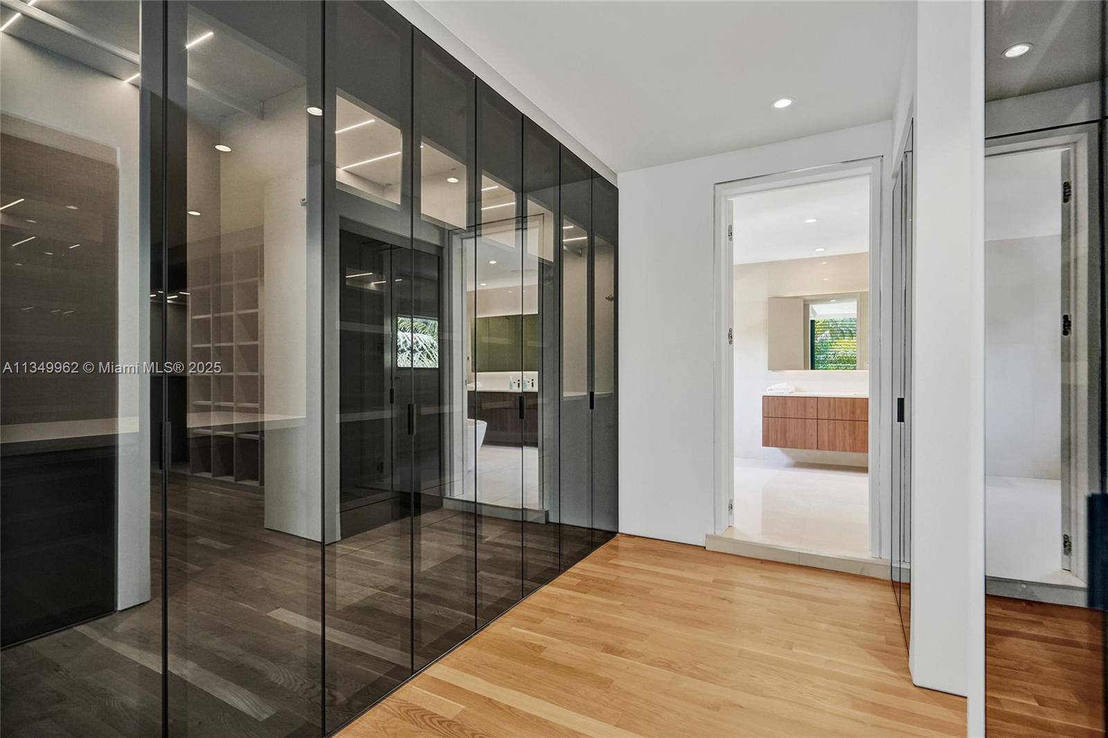 GOLDEN BEACH SEC C - Residential