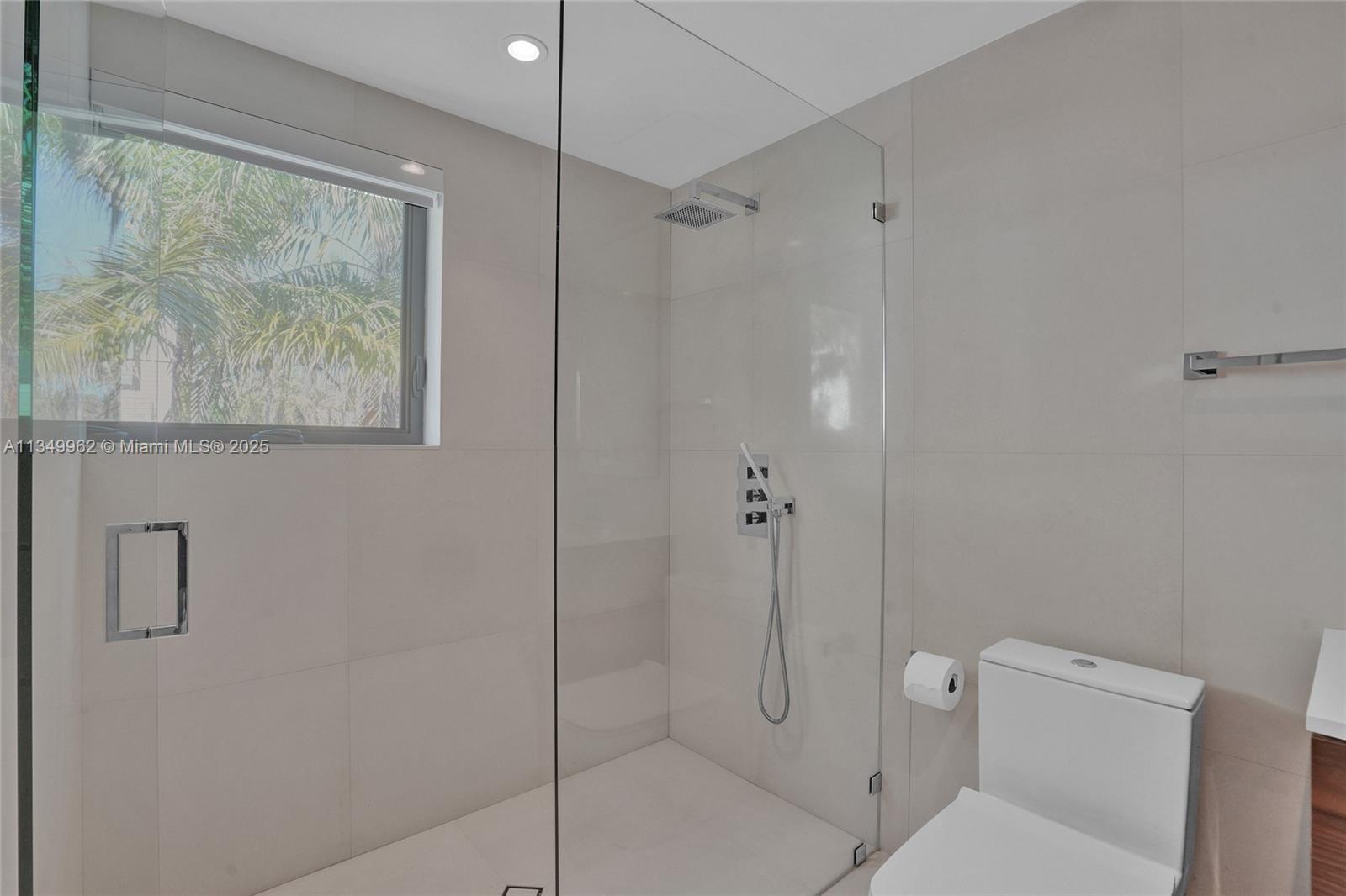 GOLDEN BEACH SEC C - Residential