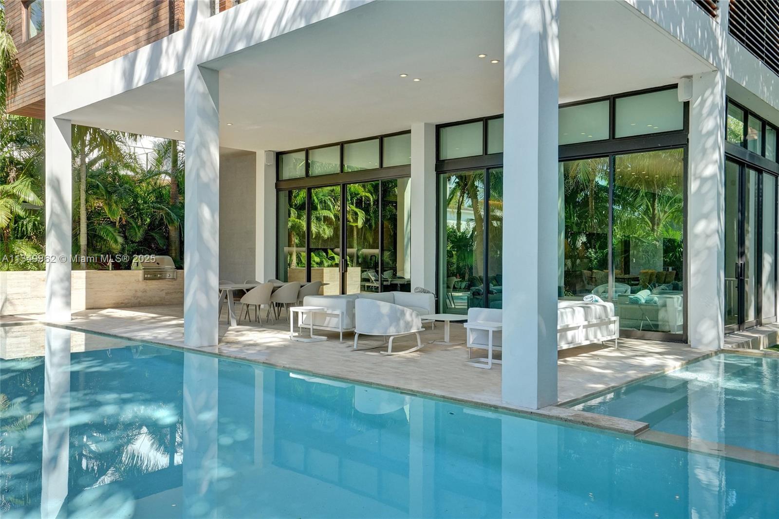 GOLDEN BEACH SEC C - Residential