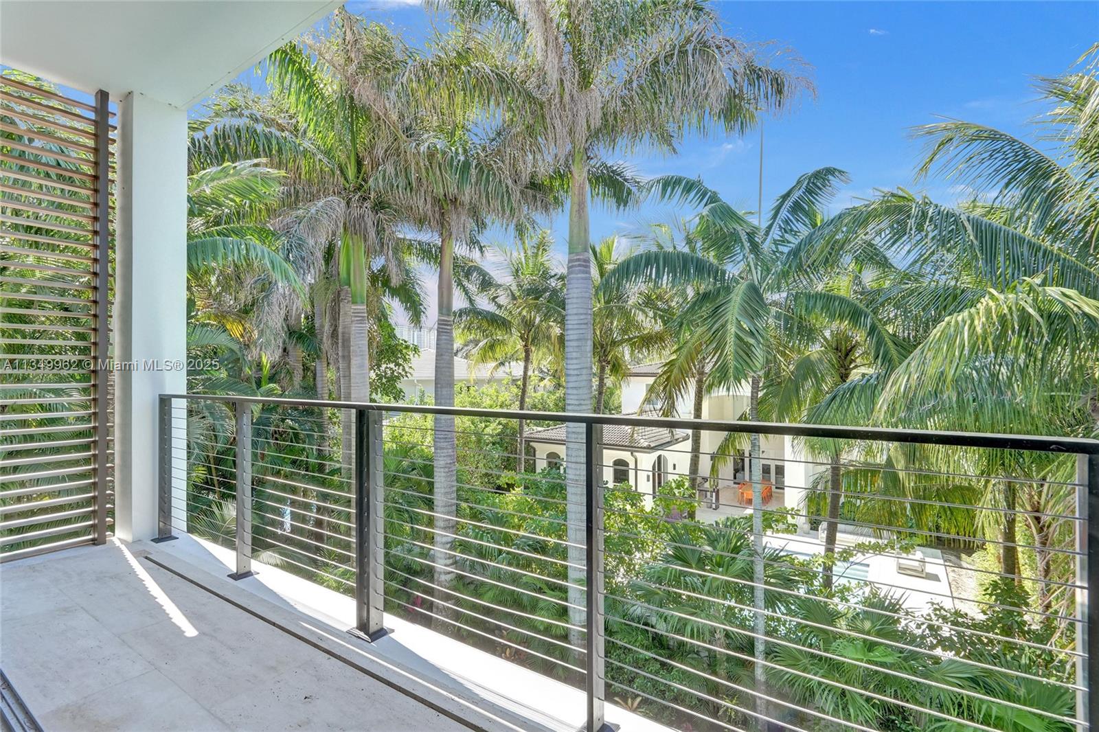 GOLDEN BEACH SEC C - Residential