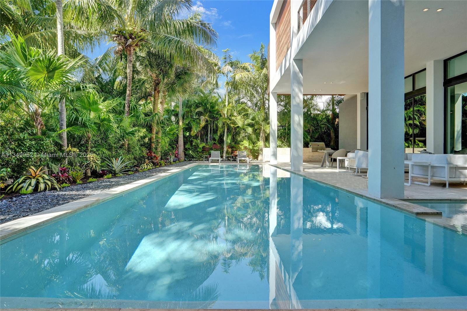 GOLDEN BEACH SEC C - Residential