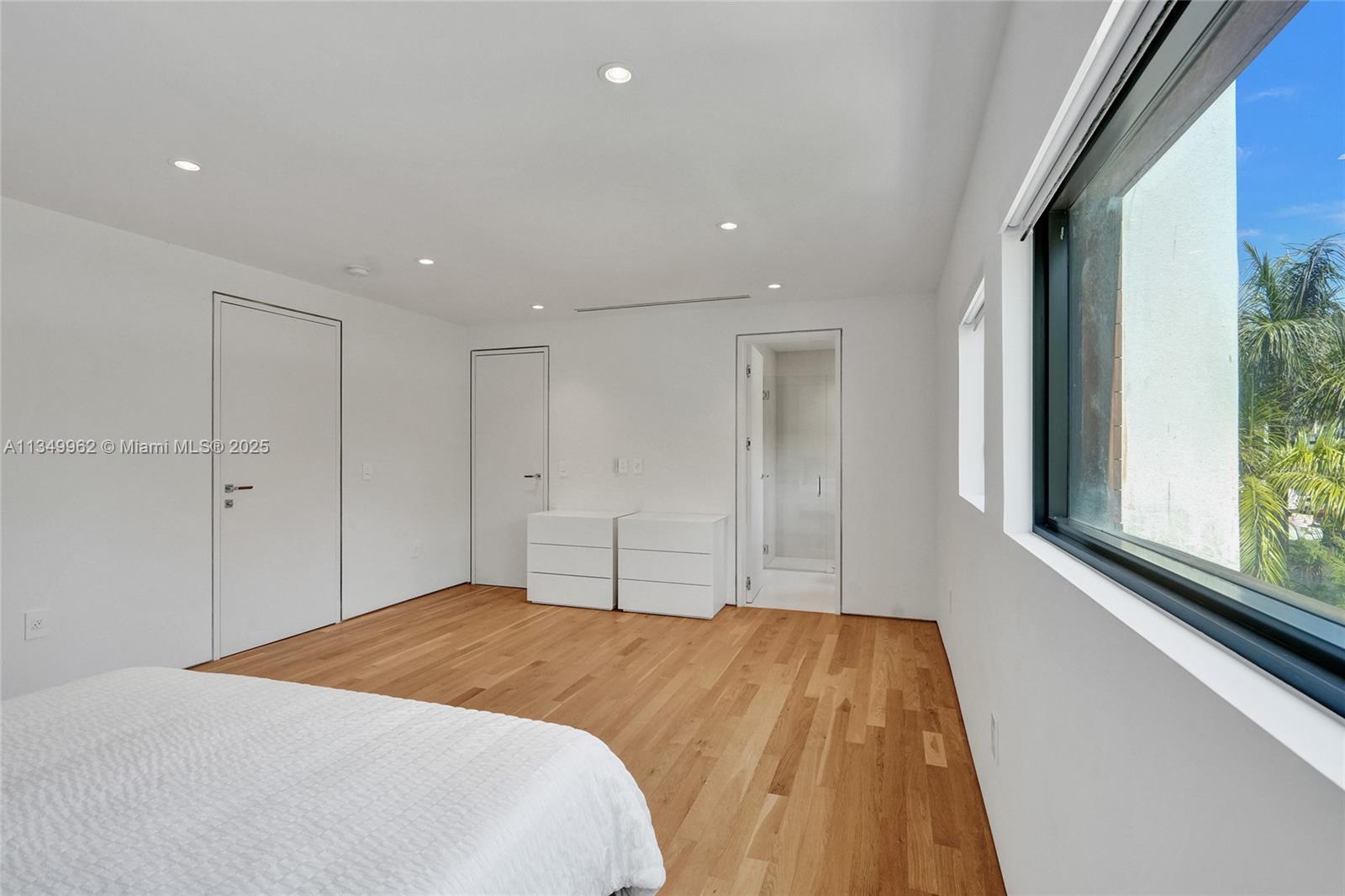 GOLDEN BEACH SEC C - Residential