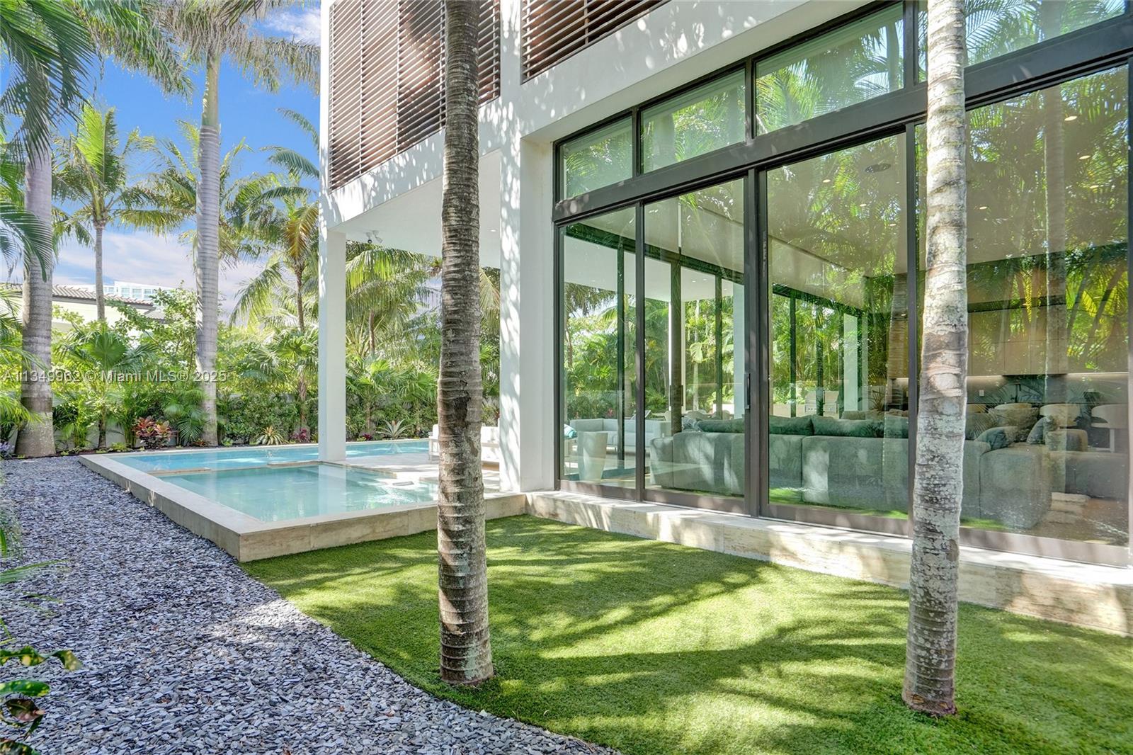 GOLDEN BEACH SEC C - Residential