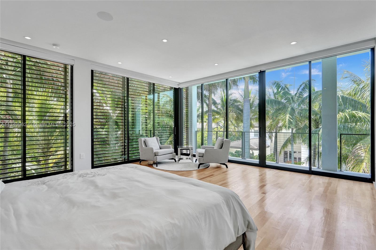 GOLDEN BEACH SEC C - Residential