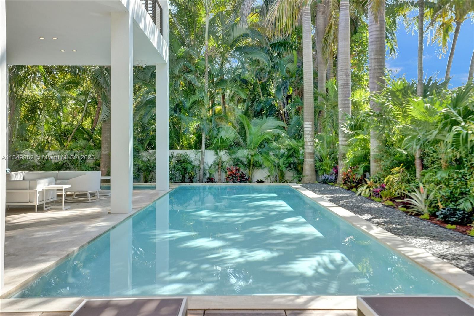 GOLDEN BEACH SEC C - Residential