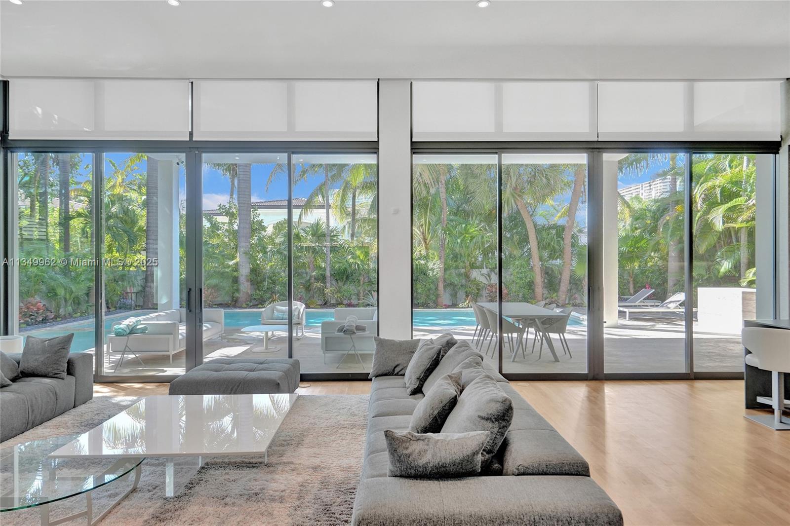 GOLDEN BEACH SEC C - Residential