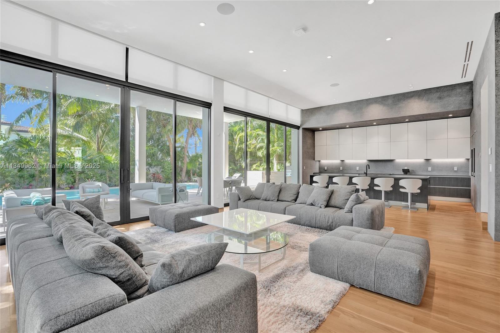 GOLDEN BEACH SEC C - Residential