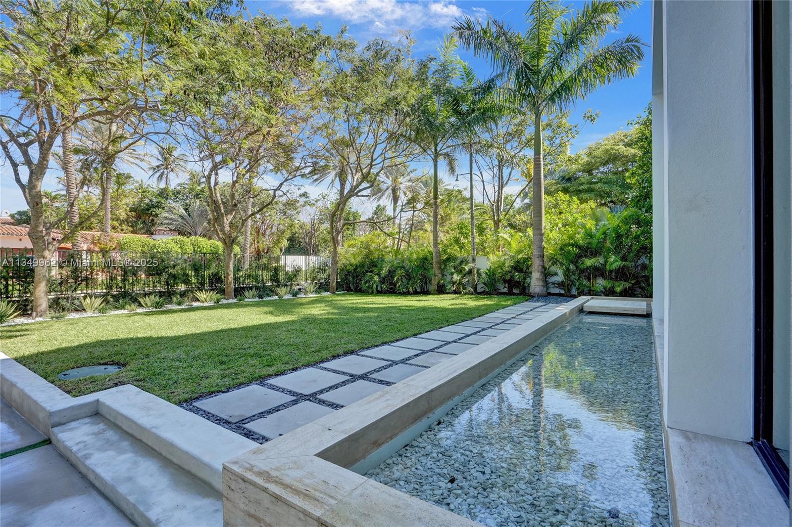 GOLDEN BEACH SEC C - Residential