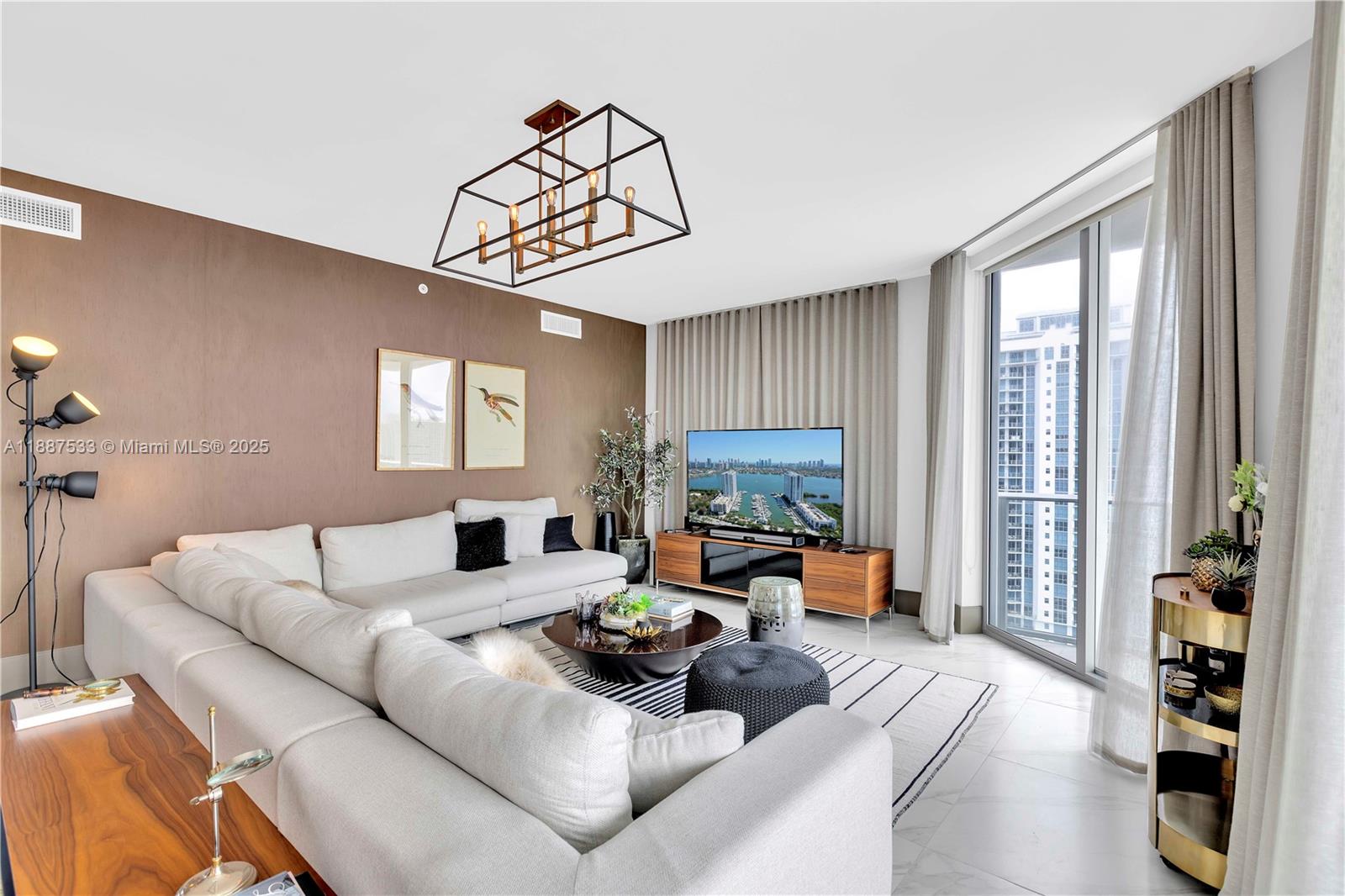 MARINA PALMS RESIDENCES - Residential