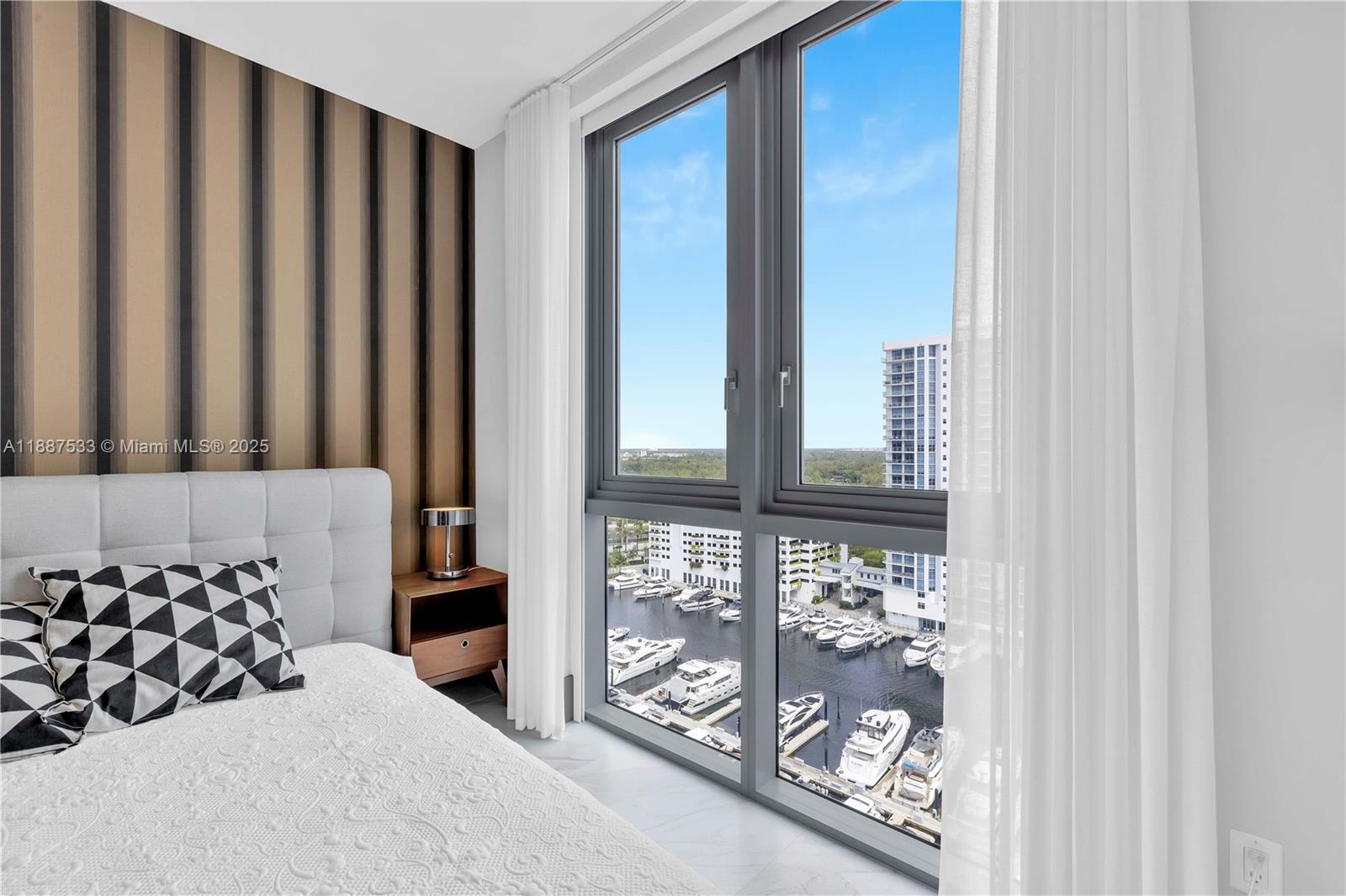 MARINA PALMS RESIDENCES - Residential