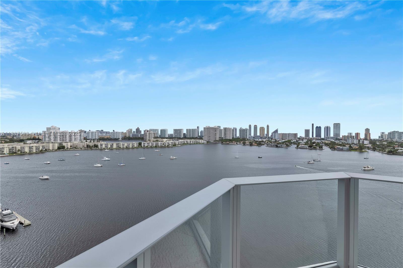 MARINA PALMS RESIDENCES - Residential