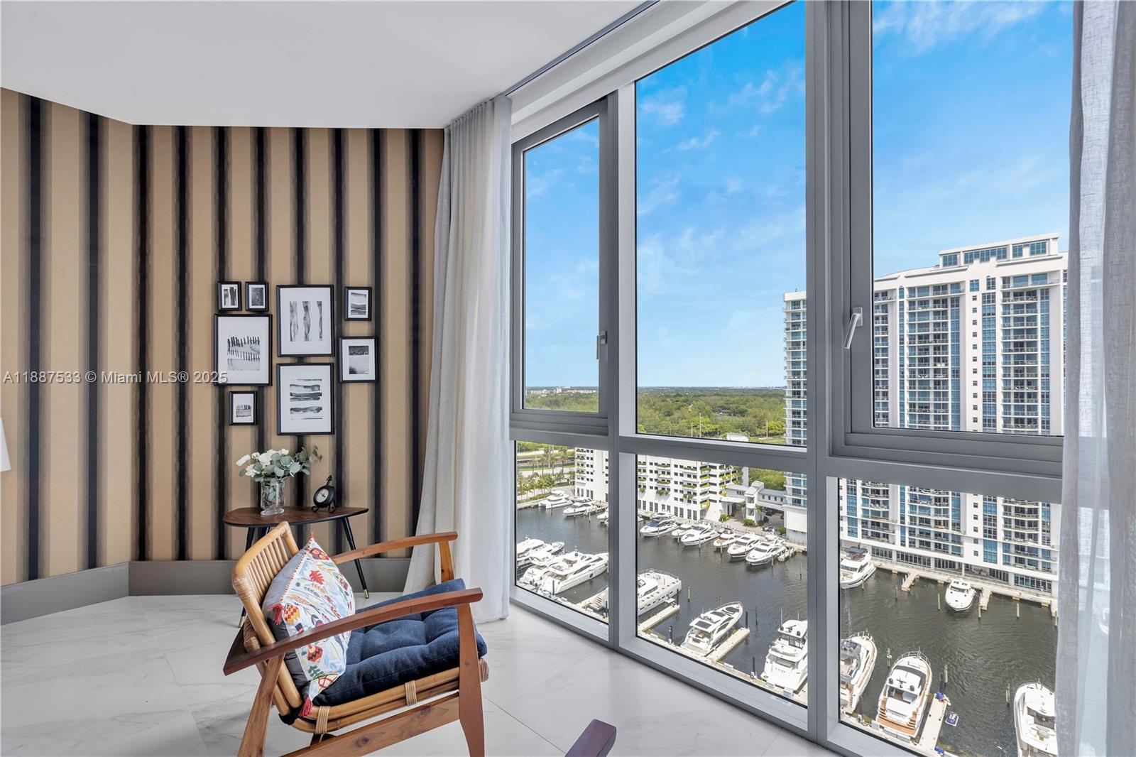 MARINA PALMS RESIDENCES - Residential