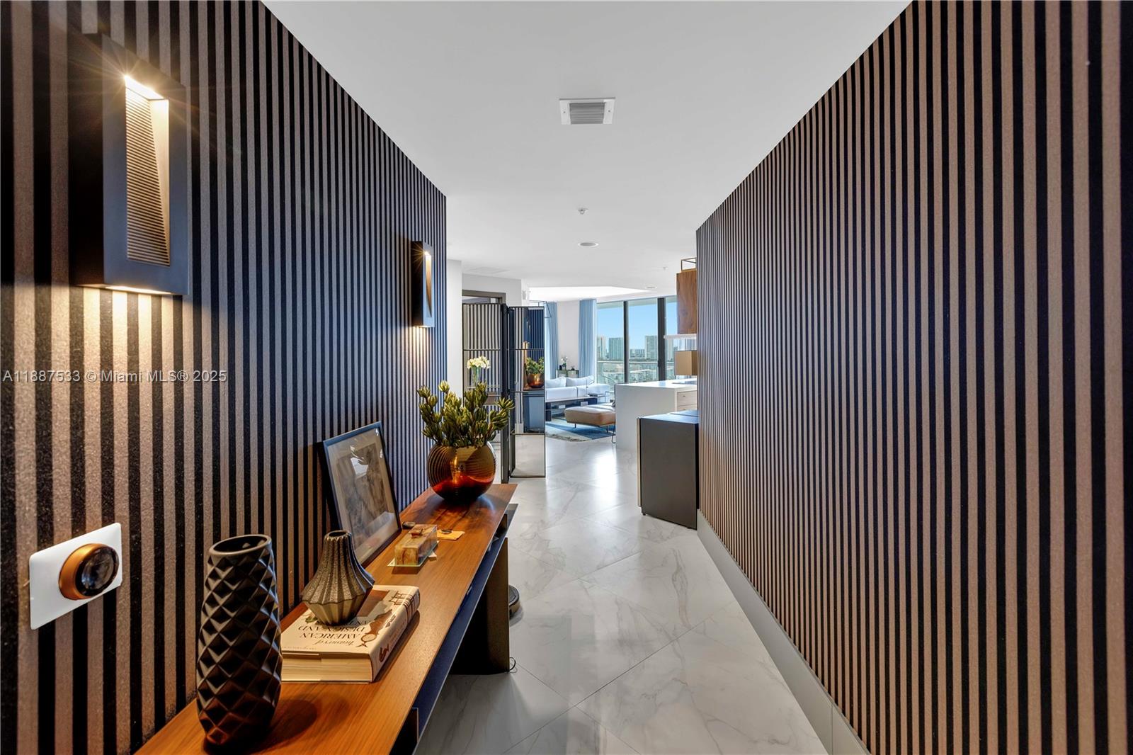 MARINA PALMS RESIDENCES - Residential