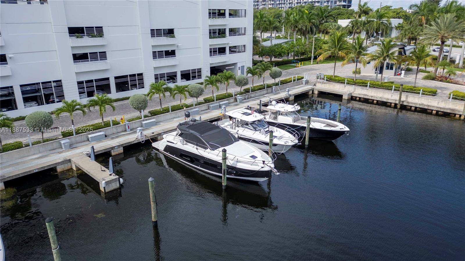 MARINA PALMS RESIDENCES - Residential