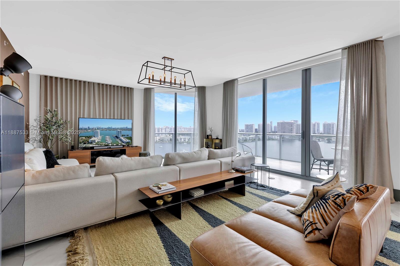 MARINA PALMS RESIDENCES - Residential