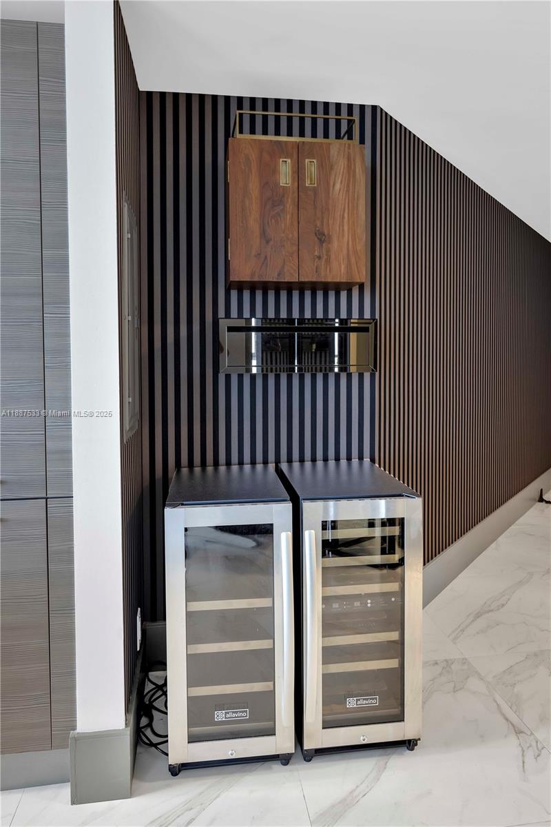 MARINA PALMS RESIDENCES - Residential