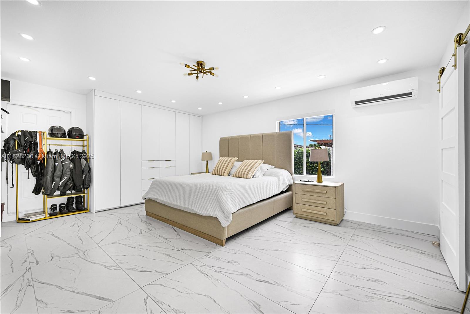 PALM ESTATES - Residential