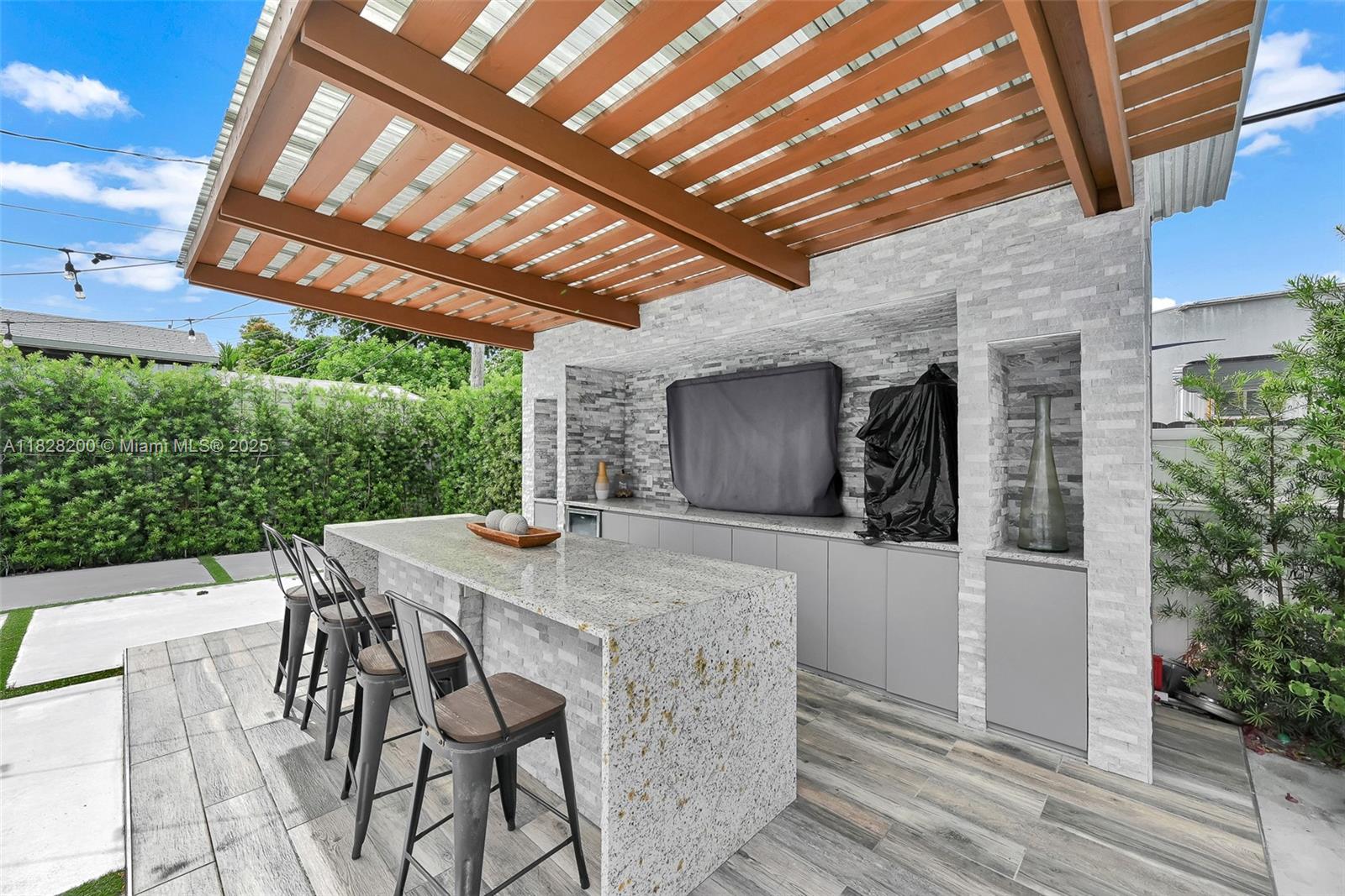 PALM ESTATES - Residential