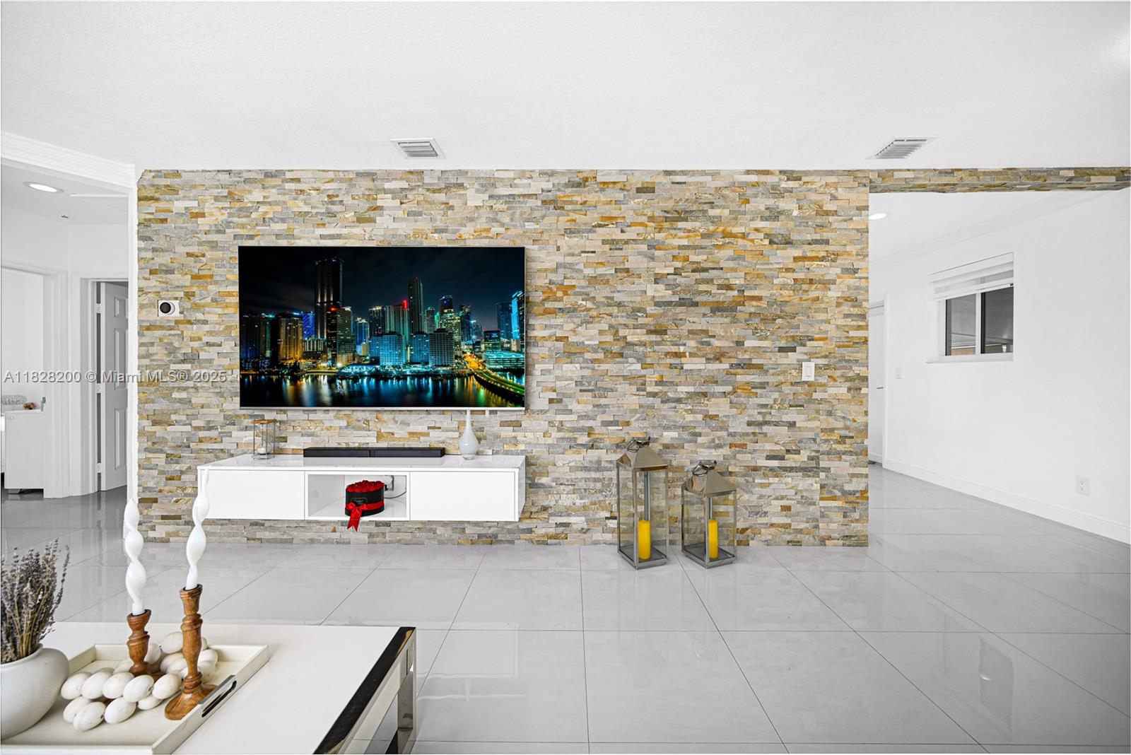 PALM ESTATES - Residential