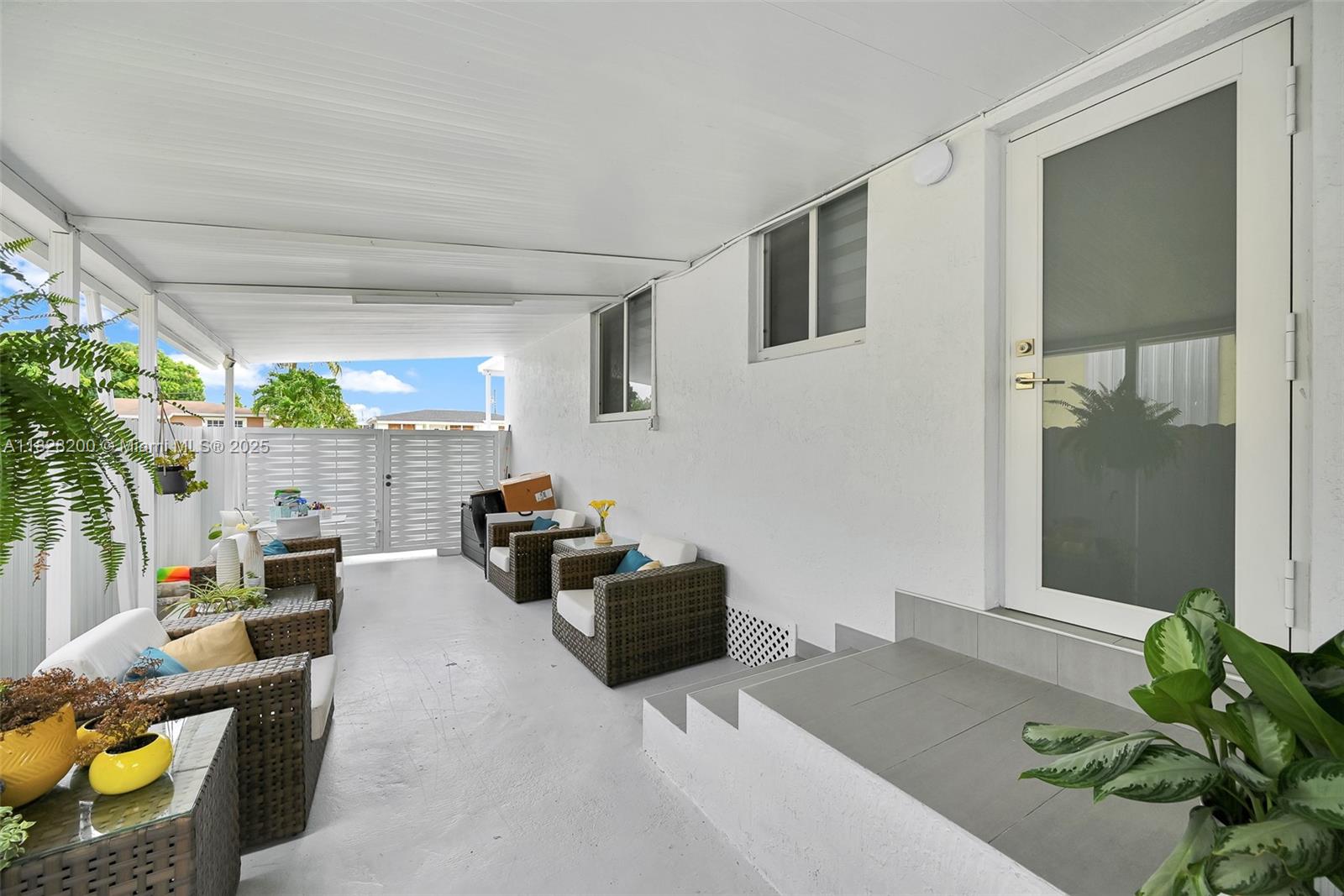 PALM ESTATES - Residential