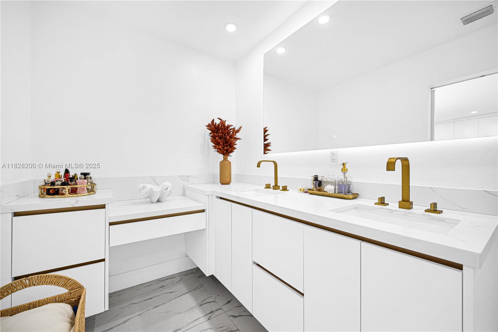 PALM ESTATES - Residential