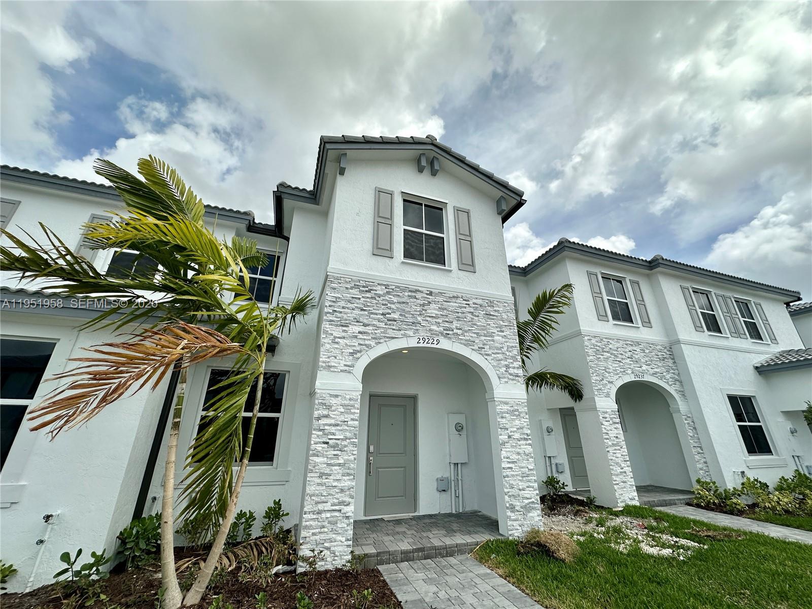 CEDAR POINTE - Residential