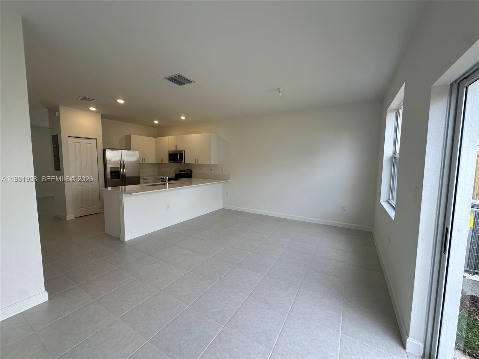 CEDAR POINTE - Residential