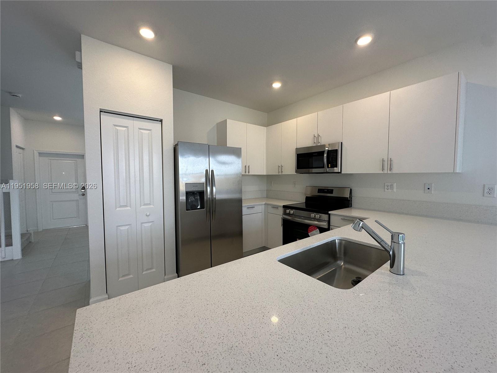 CEDAR POINTE - Residential